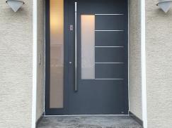 Aluminium-Haustür mit Fingerprint in Frankfurt