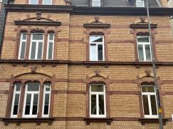 Traditionelle Fenster im Altbau in Frankfurt