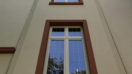 Holz-Fenster mit Bleiverglasung 
