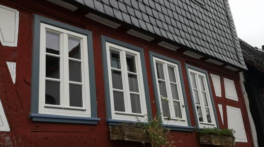 Fachwerkhaus mit Sprossenfenstern in Hofheim