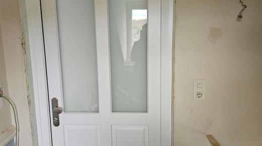 Haustür mit Oberlicht in Milchglas