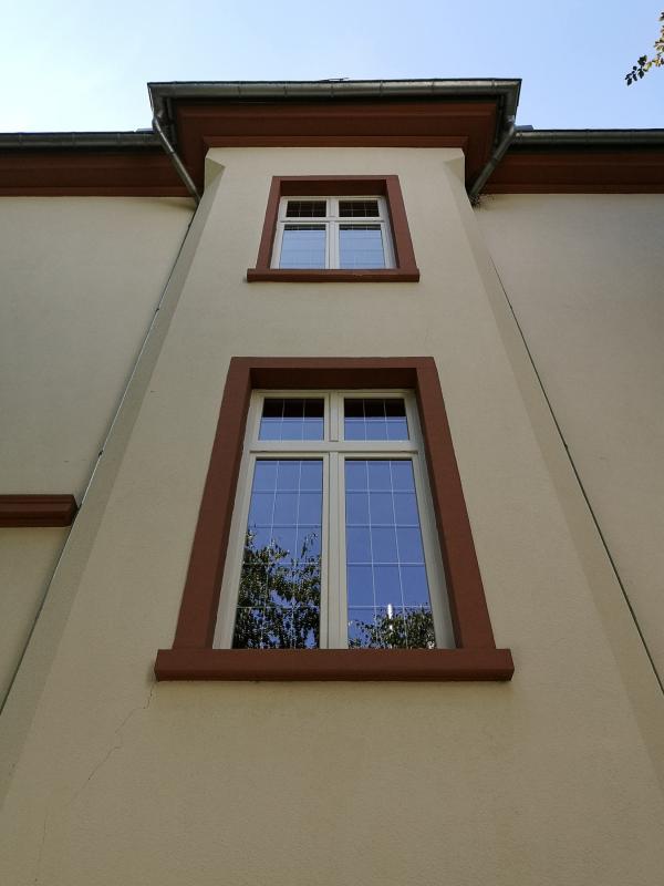 Holz-Fenster mit Bleiverglasung 