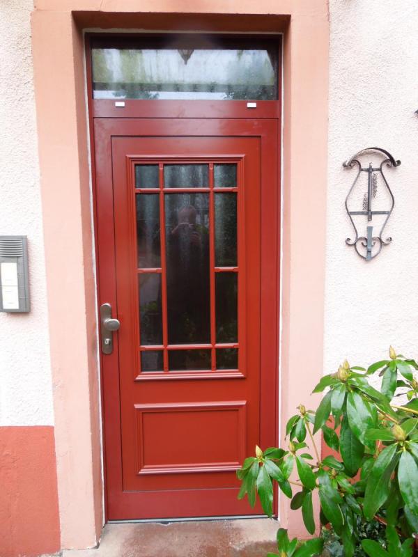 Rote PaX-Haustür aus Aluminium