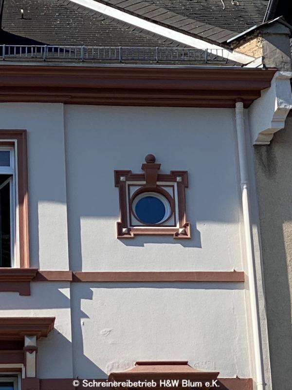 Rundes Holz-Fenster