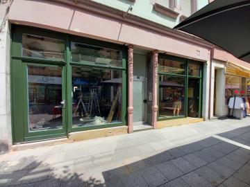 Schaufenster in grün Einbau