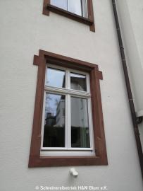 Holz-Fenster mit Bleiverglasung 
