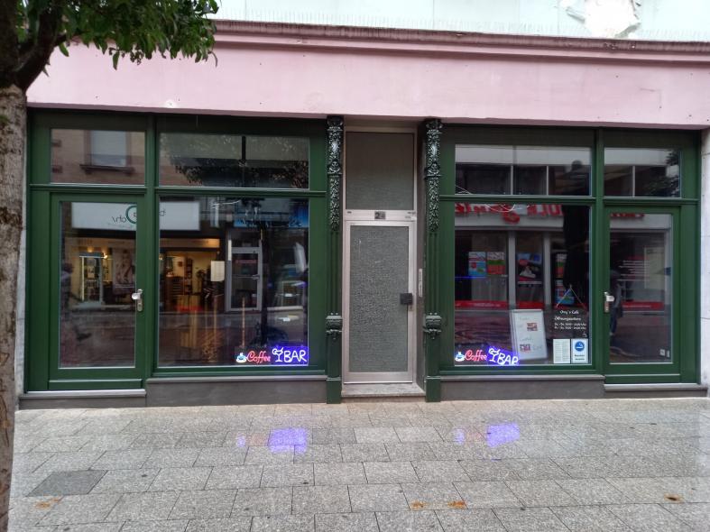 Grüne Holz-Fenster Schaufenster in Frankfurt