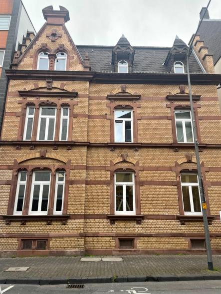 Traditionelle Fenster im Altbau in Frankfurt