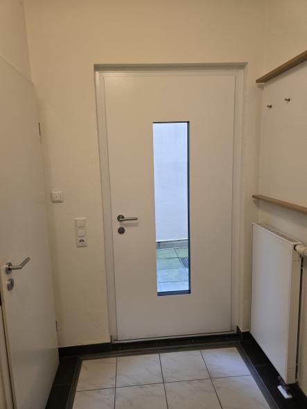 Innenansicht Haustür mit Lichtausschnitt in Kelkheim