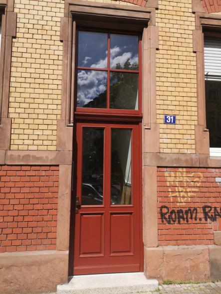 Holz-Haustür mit großem Oberlicht in Frankfurt 