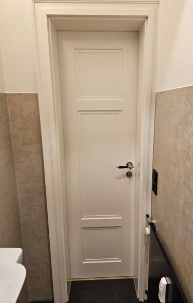 Zimmertür klassisch schmal