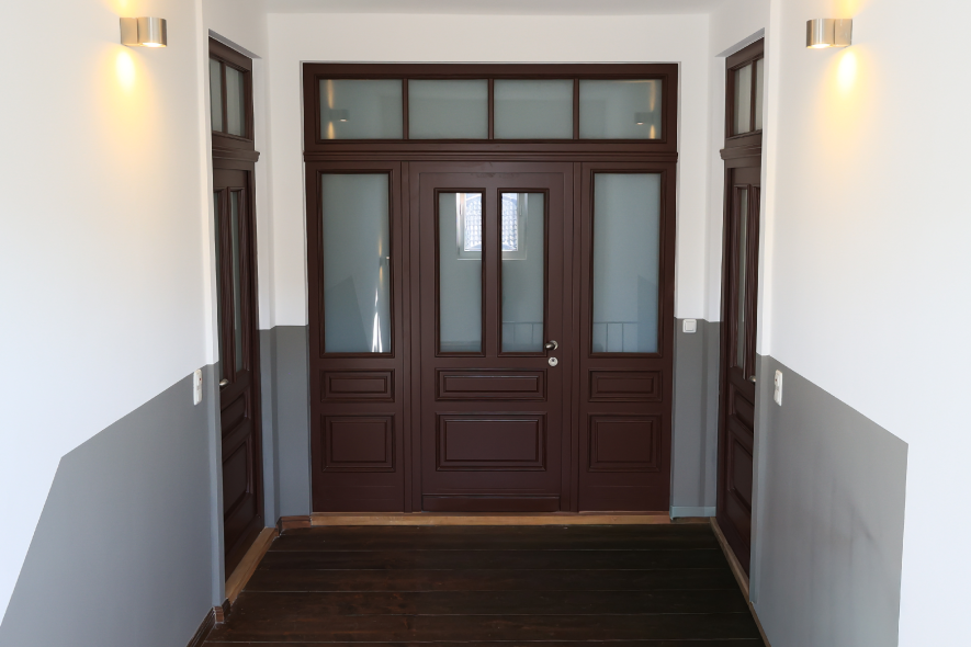 Altbau Haustür Holz Innenansicht