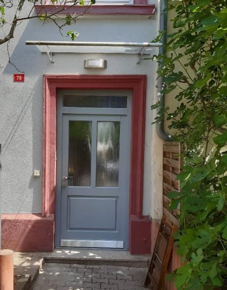 PaXpremium Holz-Haustür in Frankfurt