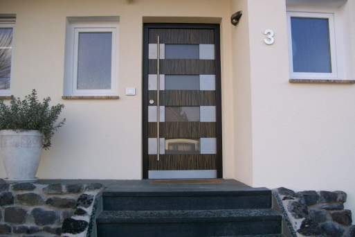 Holz-Aluminium Haustür mit vier Glasausschnitten
