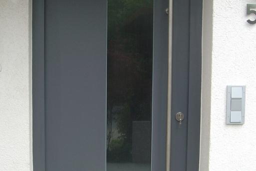 Haustür mit Glaseinsatz in Anthrazit