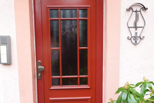 Rote PaX-Haustür aus Aluminium