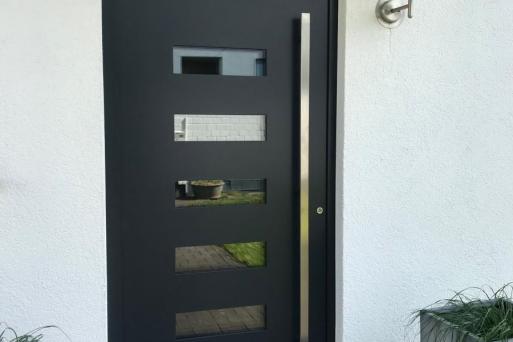 Aluminium-Haustür in Anthrazit